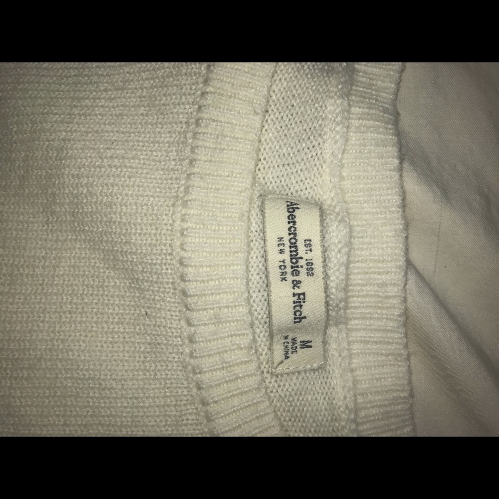 White Abercrombie & Fitch Sweater